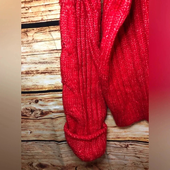 Red Venus Sweater - Picture 12 of 16